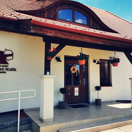 Szabolcs Vezer Panzio Bed & Breakfast エクステリア 写真