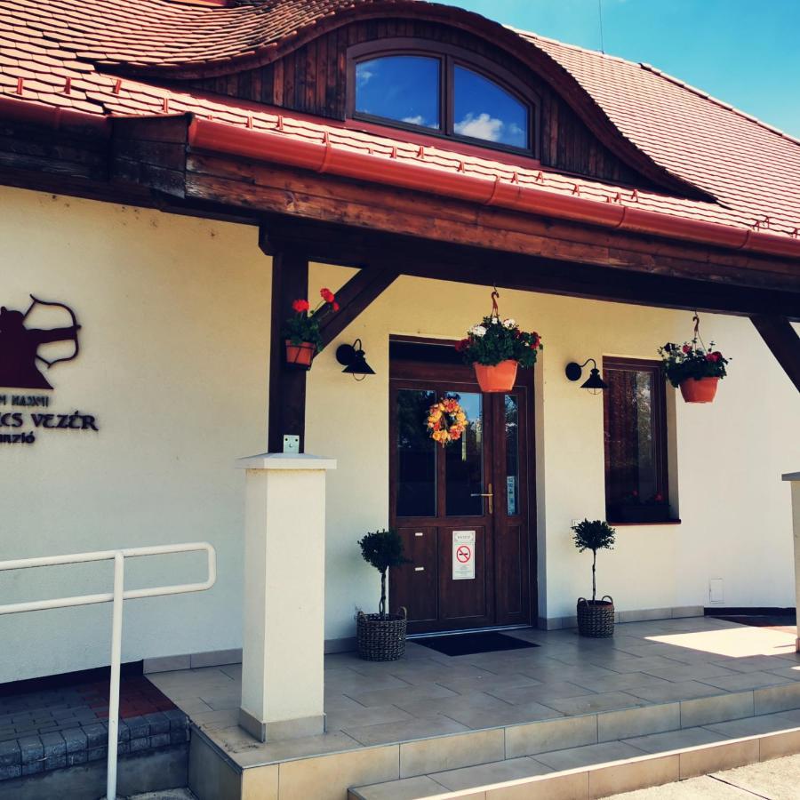 Szabolcs Vezer Panzio Bed & Breakfast エクステリア 写真