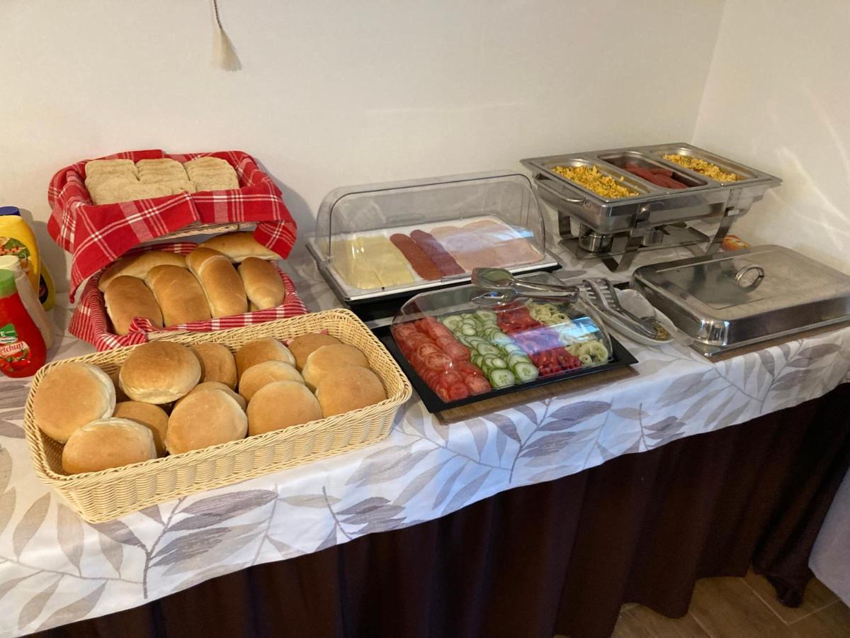 Szabolcs Vezer Panzio Bed & Breakfast エクステリア 写真