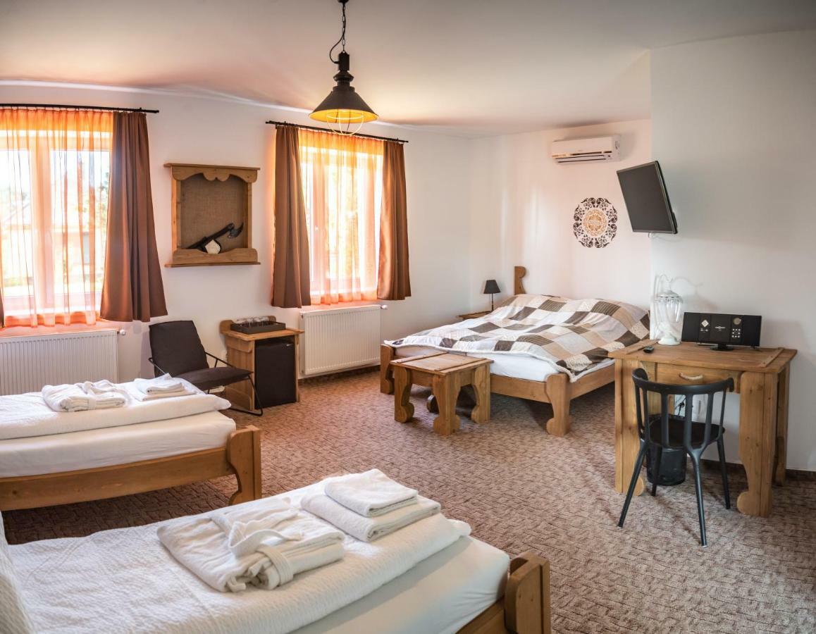 Szabolcs Vezer Panzio Bed & Breakfast エクステリア 写真