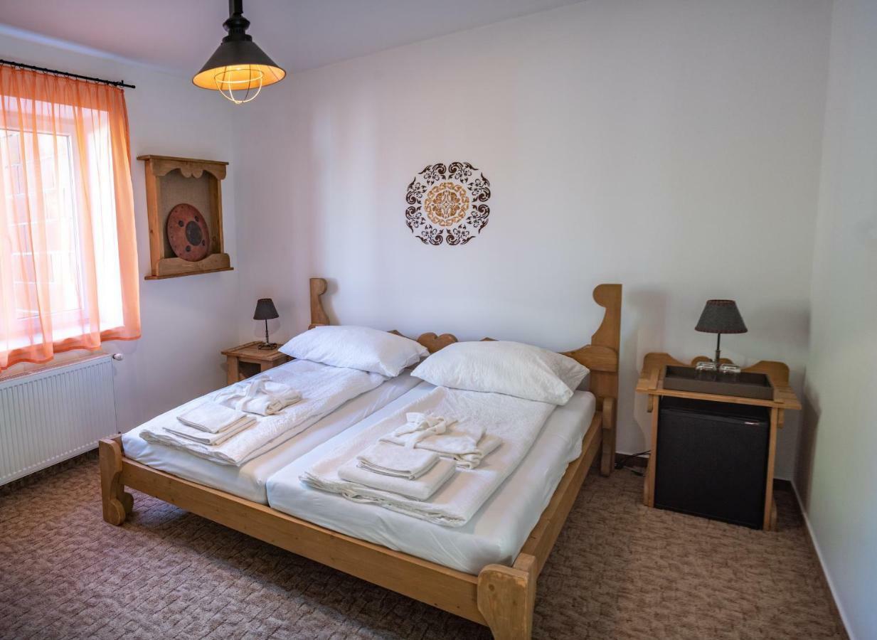 Szabolcs Vezer Panzio Bed & Breakfast エクステリア 写真