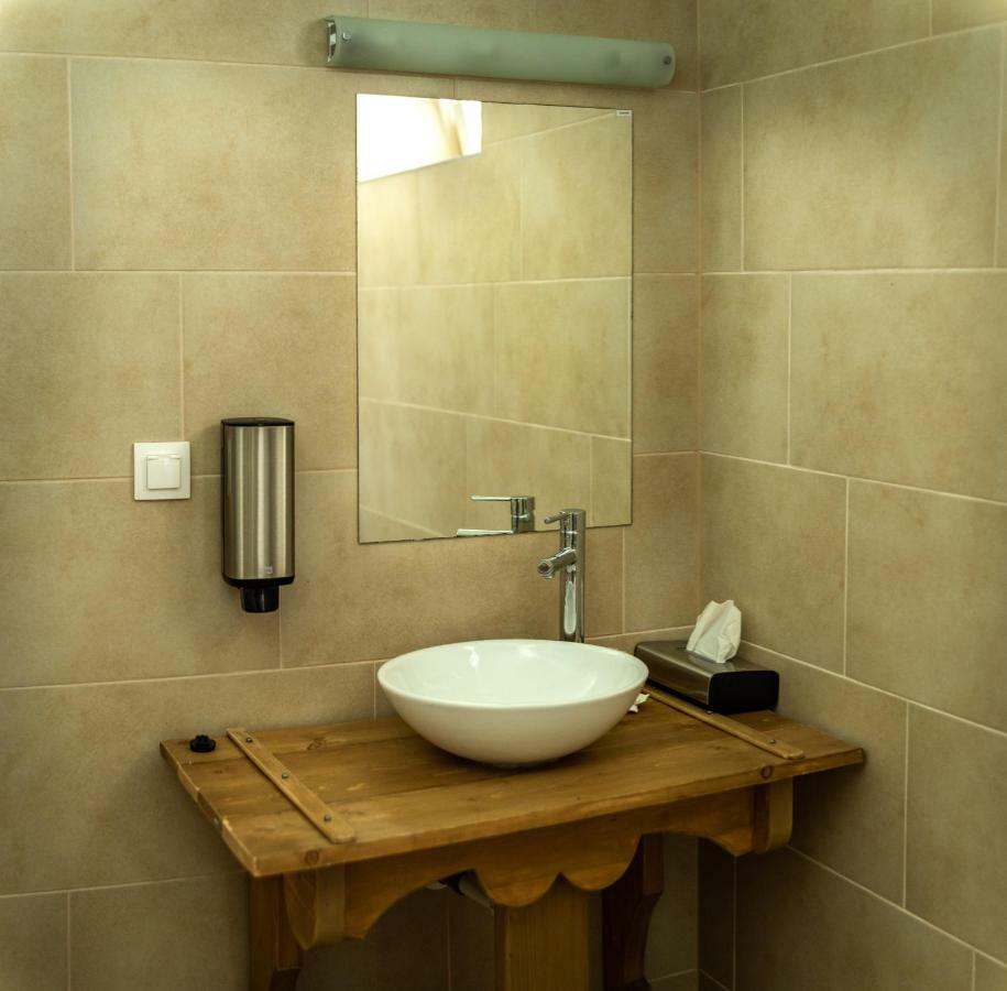 Szabolcs Vezer Panzio Bed & Breakfast エクステリア 写真