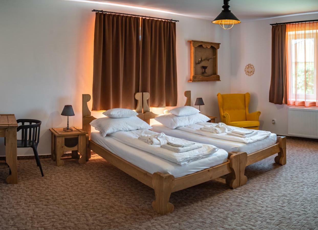 Szabolcs Vezer Panzio Bed & Breakfast エクステリア 写真